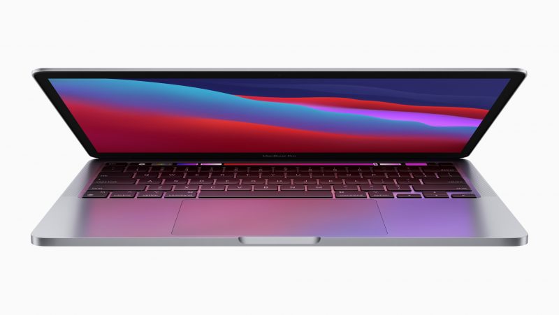 Vuonna 2020 esitelty M1-suorittimella varustettu MacBook Pro.