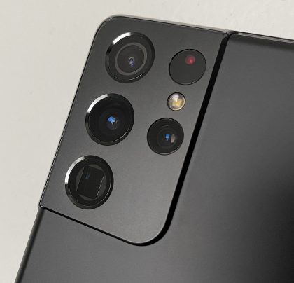 Galaxy S21 Ultra 5G:ssä on neljä erinomaista kameraa.
