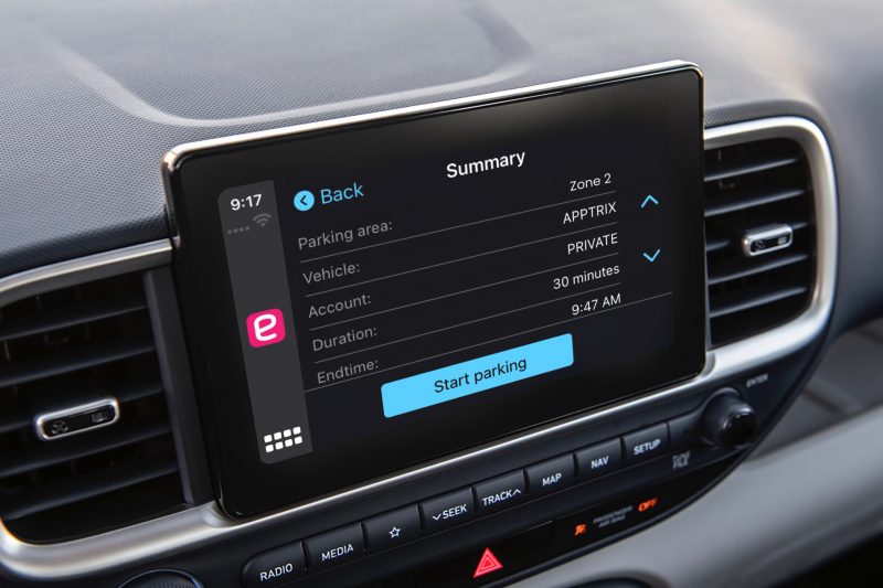 EasyPark-sovellus on jatkossa käytettävissä Applen CarPlayn kautta.