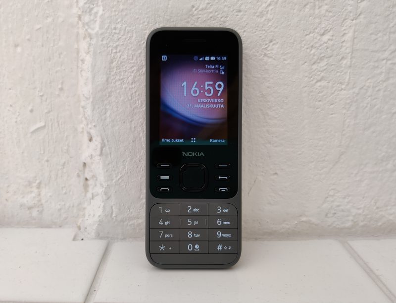 Nokia 6300 4G toimii sujuvasti ja hoitaa perustoiminnot hienosti.