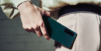 Kuvassa vuonna 2021 esitelty Sony Xperia 5 III.