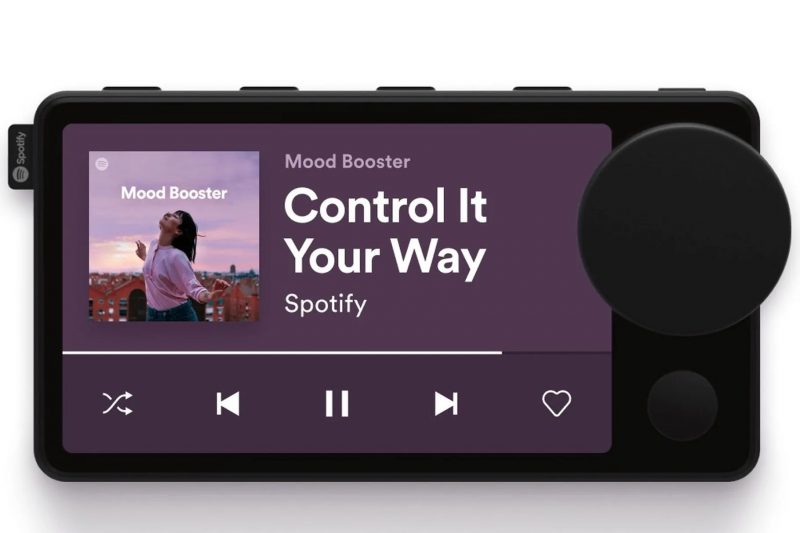 Spotifyn iPhone-sovelluksesta paljastunut kuva uudesta Spotifyn autolaitteesta.