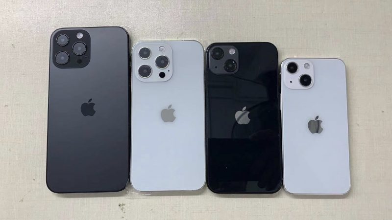 Nämä iPhone 13 -mallikappaleet kertovat karkealla tasolla suuremmista kamera-alueista ja kameroiden sijoittelusta. Kuva: Sonny Dickson / Twitter.