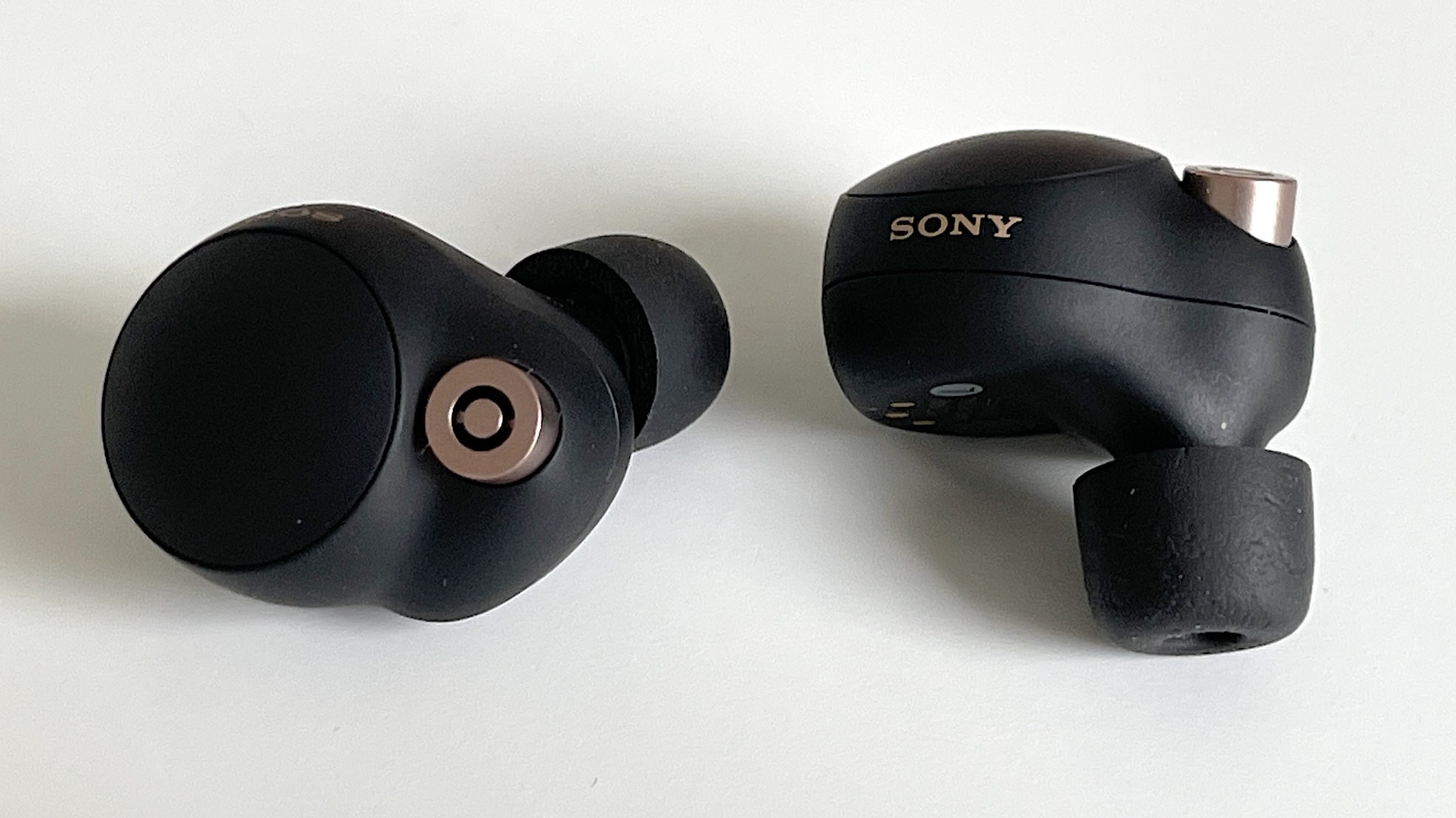 Sony WF-1000XM4-kuulokkeet tarjoavat vakuuttavan äänenlaadun.