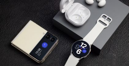 Kuvassa Samsung Galaxy Z Flip3 5G, Galaxy Buds2 ja Galaxy Watch4.