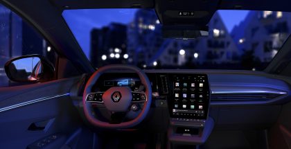 Renault Mégane E-Tech Electric oli ensimmäinen Android Automotive -auto Qualcommin piirillä.