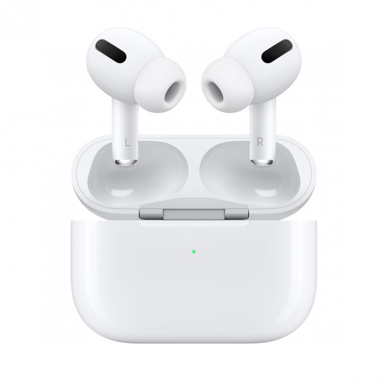 Nykyiset AirPods Pro -kuulokkeet ja latauskotelo, jonka Apple päivitti MagSafe-tuella syksyllä 2021.