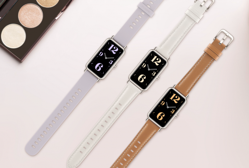 Huawei Watch Fit ministä on vain yksi runkovärivaihtoehto, mutta tarjolla on kolme erilaista ranneketta.