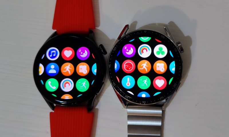 Päävalikko näyttää samalta, mutta Huawei Watch 3 on monipuolisempi.