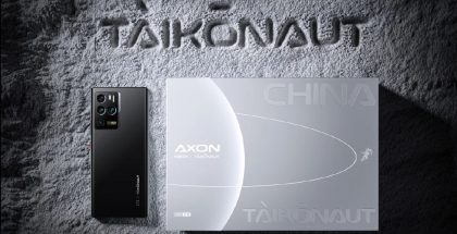 ZTE Axon 30 Ultra Aerospace Edition on kunnionosoitus Kiinan taikonauteille.