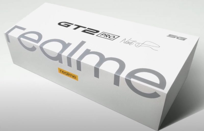 Realme GT 2 Pron myyntipakkaus.