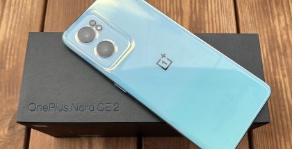 OnePlus Nord CE 2 5G Bahama Blue -värissä.