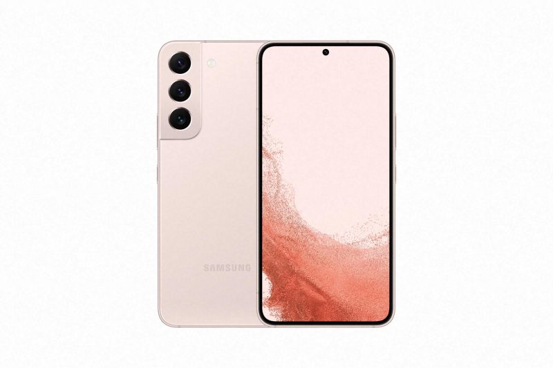 Samsung Galaxy S22 pinkkinä.