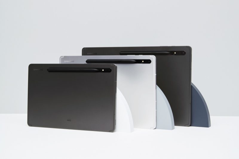 Samsungin kolme Galaxy Tab S8 -tablettia. Kuva: Evan Blass / Leakmail.