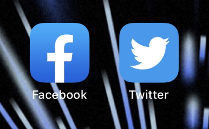 Facebook ja Twitter logo kuvakkeet.