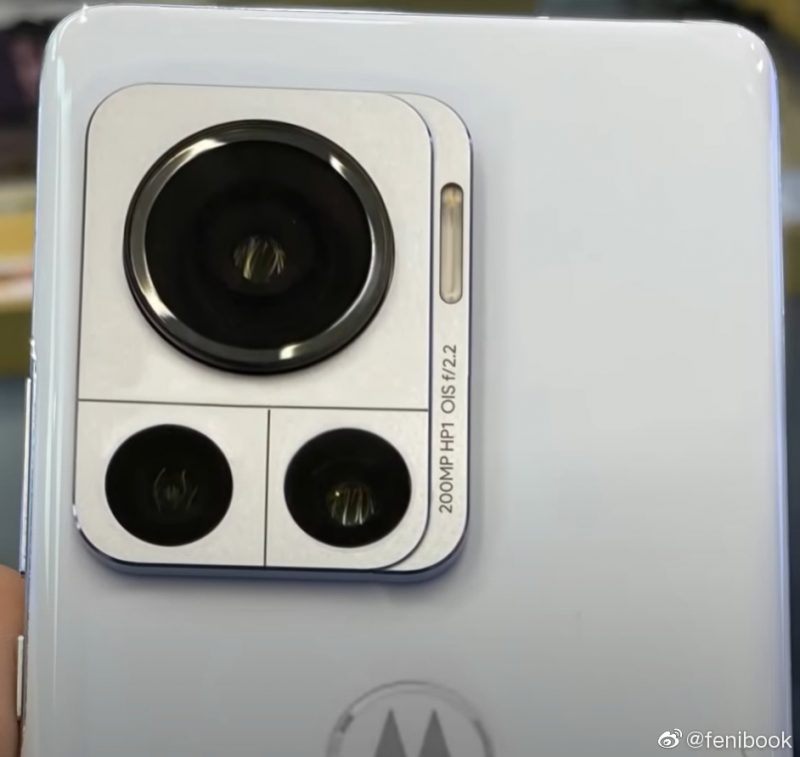 Motorola-älypuhelin 200 megapikselin kameralla. Kuva: fenibook / Weibo.