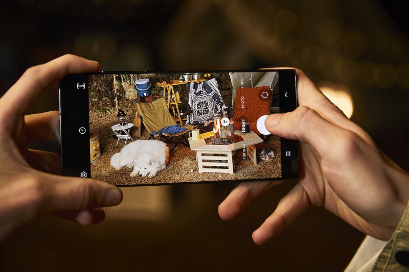 Samsung Galaxy S22 -puhelinten yökuvauksen parannukset ovat käytössä myös 3x optisen zoomin telekameralla.