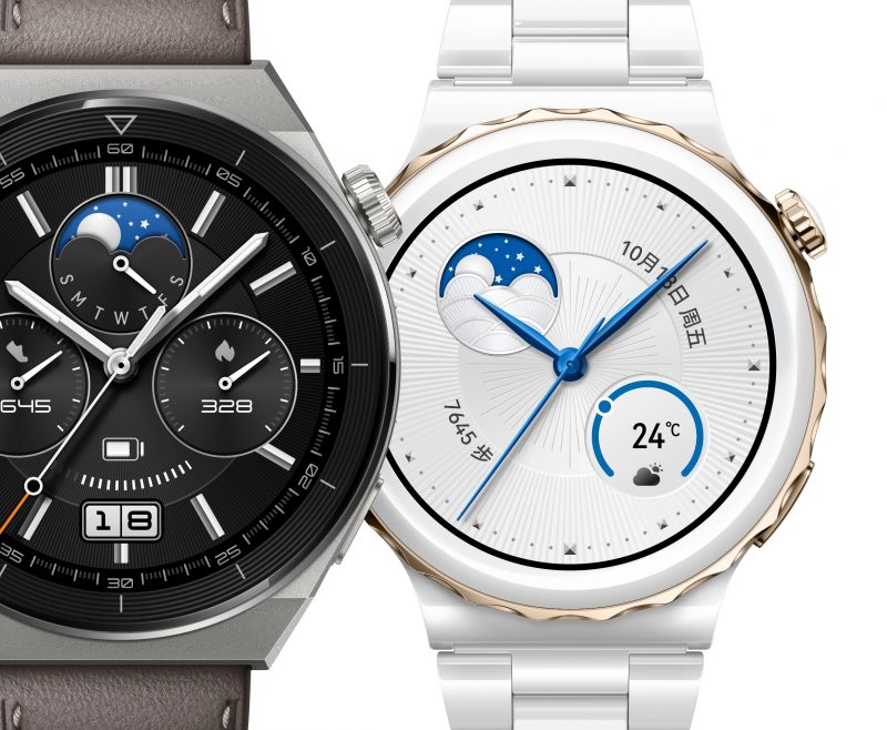 Huawei Watch GT 3 Pron kaksi versiota, vasemmalla titaani- ja oikealla keraamirakenteinen.