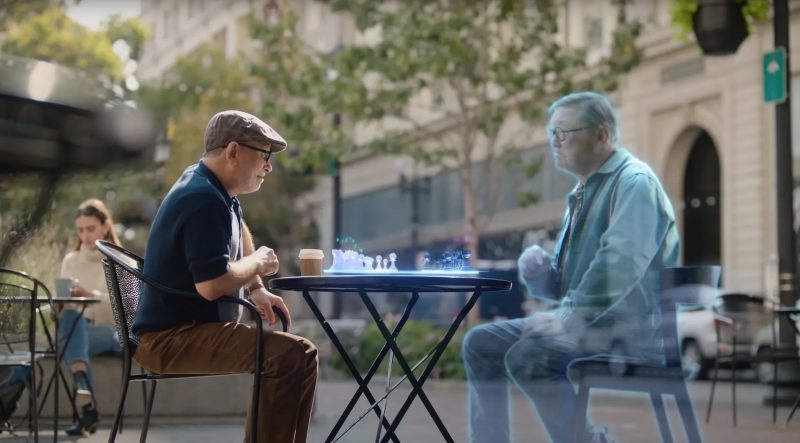 Havainnollistava kuva siitä, miten lisätyn todellisuuden laseilla voisi viettää aikaa kavereiden hologrammien kanssa - vaikkapa sitten shakkia pelaten. Videopuhelut astuisivat aivan uudelle tasolle.