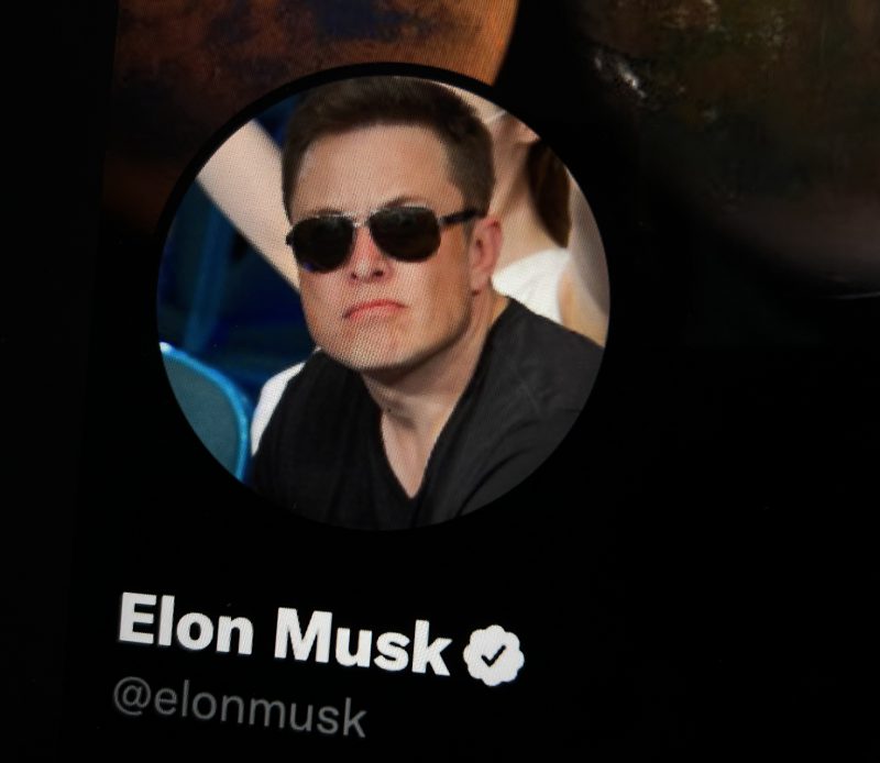 Elon Musk Twitterissä.