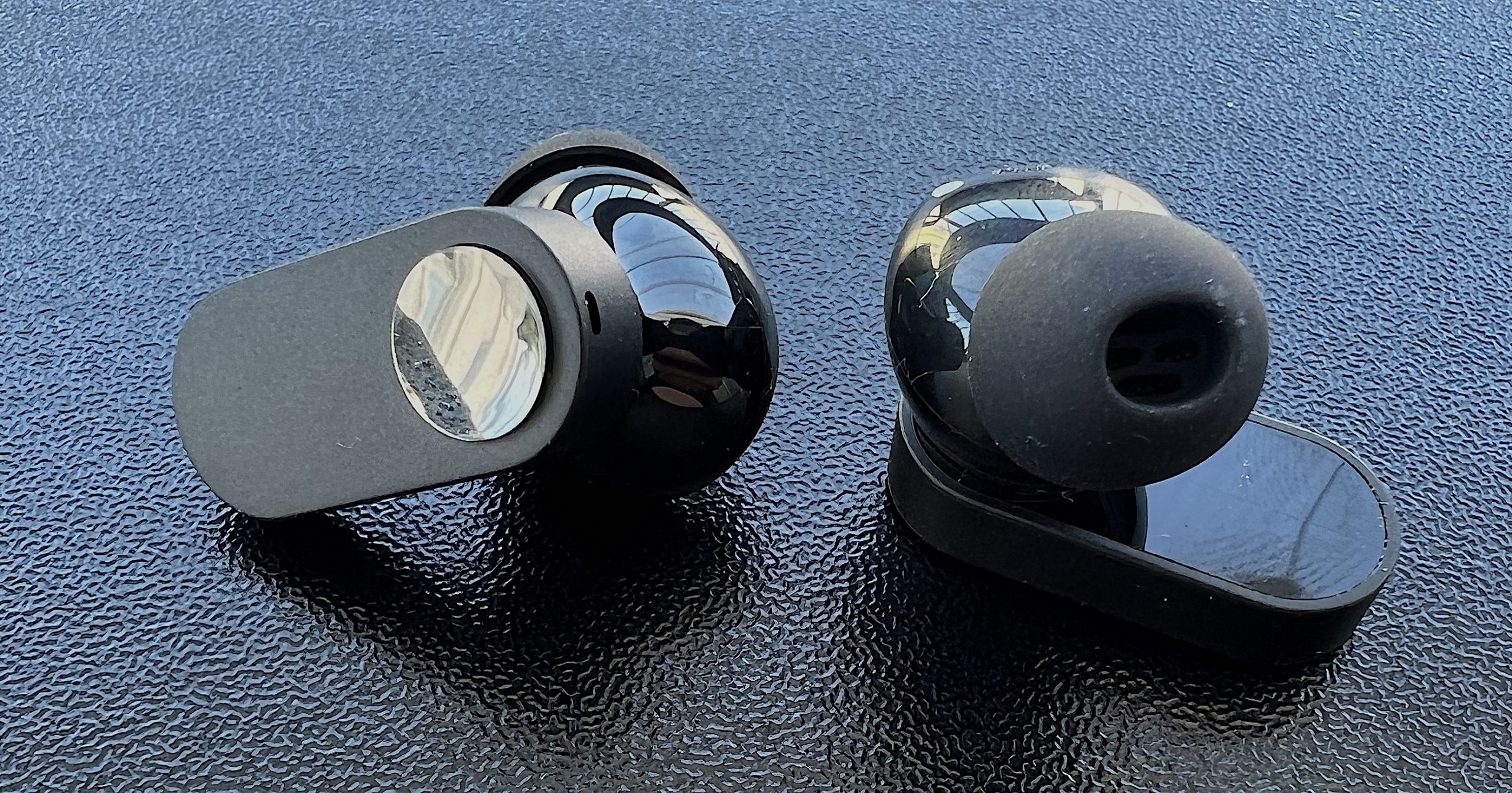 Nord Buds -kuulokkeiden muotoilu on mukavasti omanlaisensa.