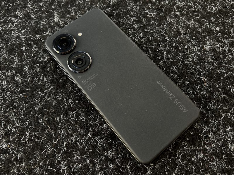 ZenFone 9 on erinomainen kompakti älypuhelin huippuominaisuuksilla.