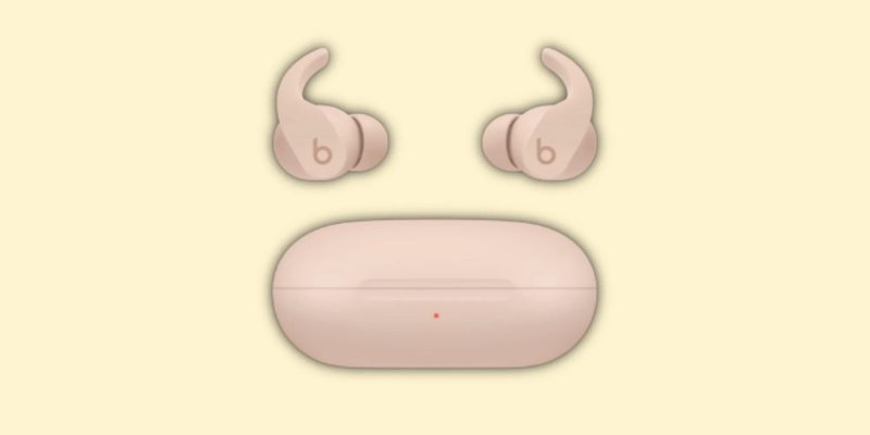 Applen Beats Fit Pro -kuulokkeet uudessa Mica-värissä. Kuva: 9to5Mac.