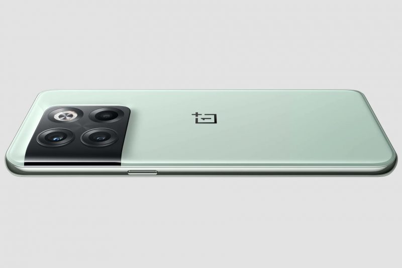 OnePlus 10T Jade Green sivulta.