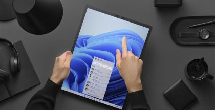 Asus Zenbook 17 Fold OLED tarjoaa auki taitettuna todella kookkaan näytön.