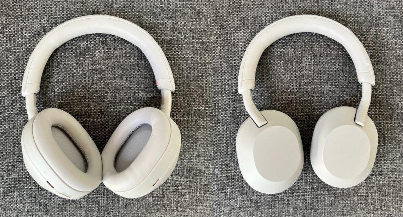 Sony WH-1000XM5 -kuulokkeet kahdessa ääriasennossaan. Tämän enempää eivät kuulokkeet kasaan taitu.