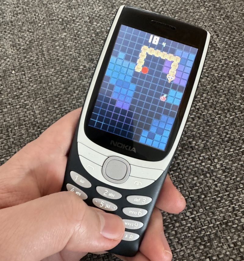 Matopeli kuuluu Nokia-puhelimeen, ja löytyy myös Nokia 8210 4G:stä.