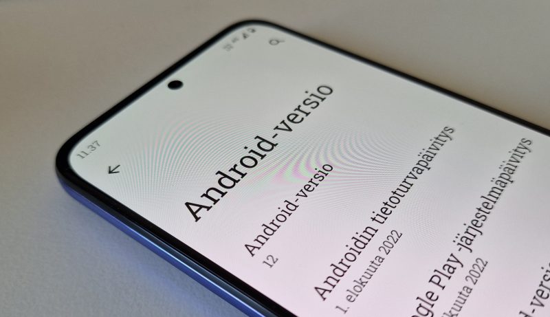 Motorola Edge 30 Neossa on puhdas Android 12 -ohjelmisto.