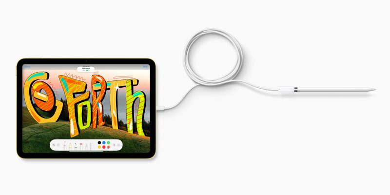 Apple Pencilin lataaminen 10. sukupolven iPadilla on kömpelöä sen vaatiessa erillisen sovittimen ja kaapelin.