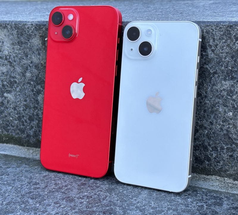 PRODUCT(RED) iPhone 14 Plus on kirkuvanpunaisena erittäin erottuva.
