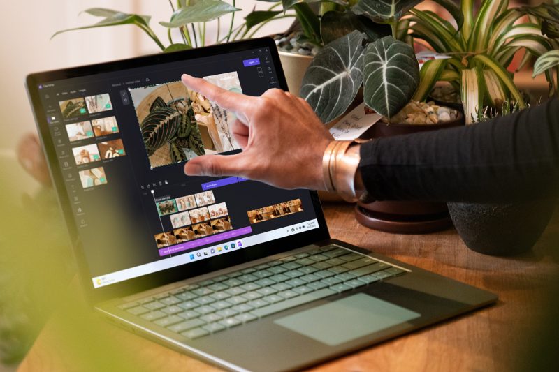 Microsoft Surface Laptop 5:ssä on yhä 3:2-kuvasuhteen kosketusnäyttö.