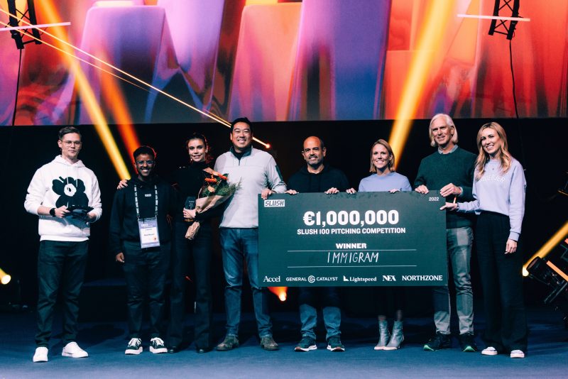 Slush 100:n voittaja Immigram pokkasi 1 miljoonan euron rahoituspotin viideltä suurelta pääomasijoittajalta. Kuva: Slush / Petri Anttila.