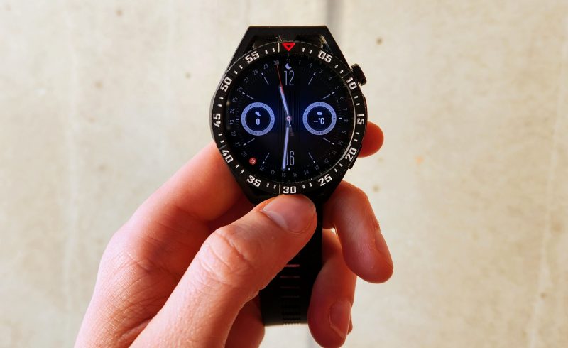 Kevyttä Watch GT 3 SE:tä on mukava käyttää vuorokauden ympäri.