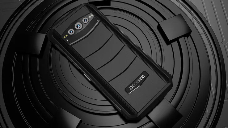 Doogee S100:n kolmas värivaihtoehto on musta.