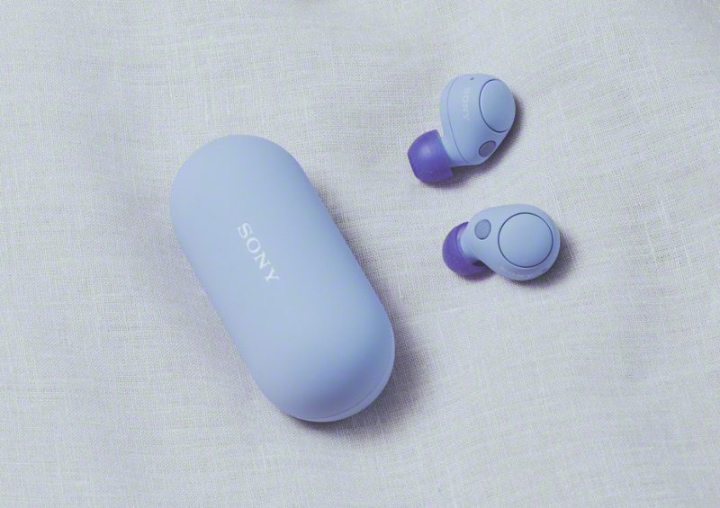 Sony WF-C700N -kuulokkeet laventelin värisenä.