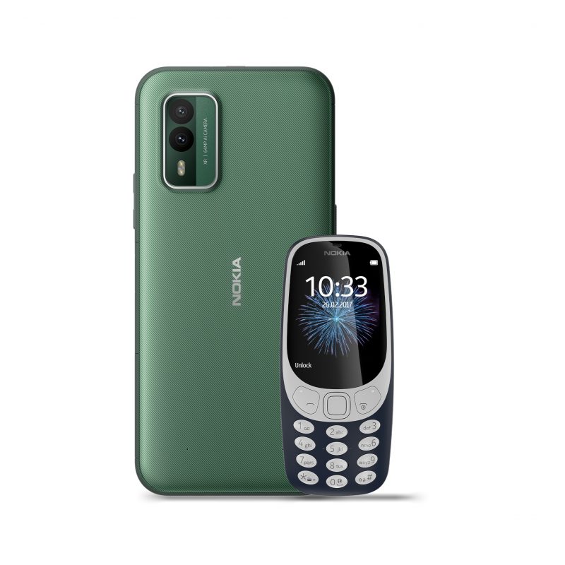 Nokia XR21 ja Nokia 3310.