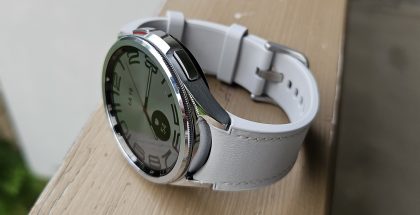 Samsung Galaxy Watch6 Classic on ruostumatonta terästä.