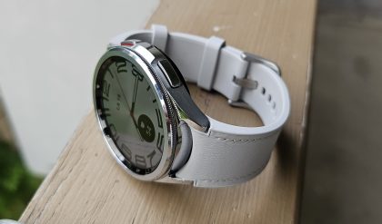 Samsung Galaxy Watch6 Classic on ruostumatonta terästä.