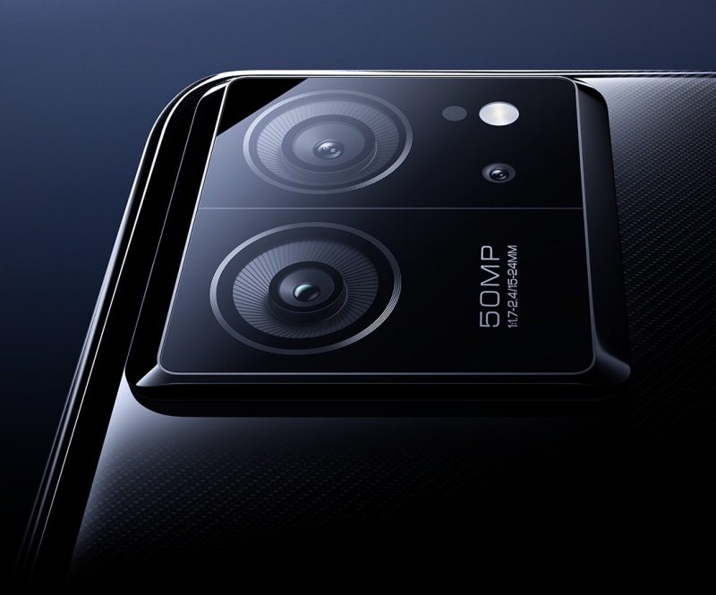 Redmi K60 Ultrassa on kolme takakameraa.