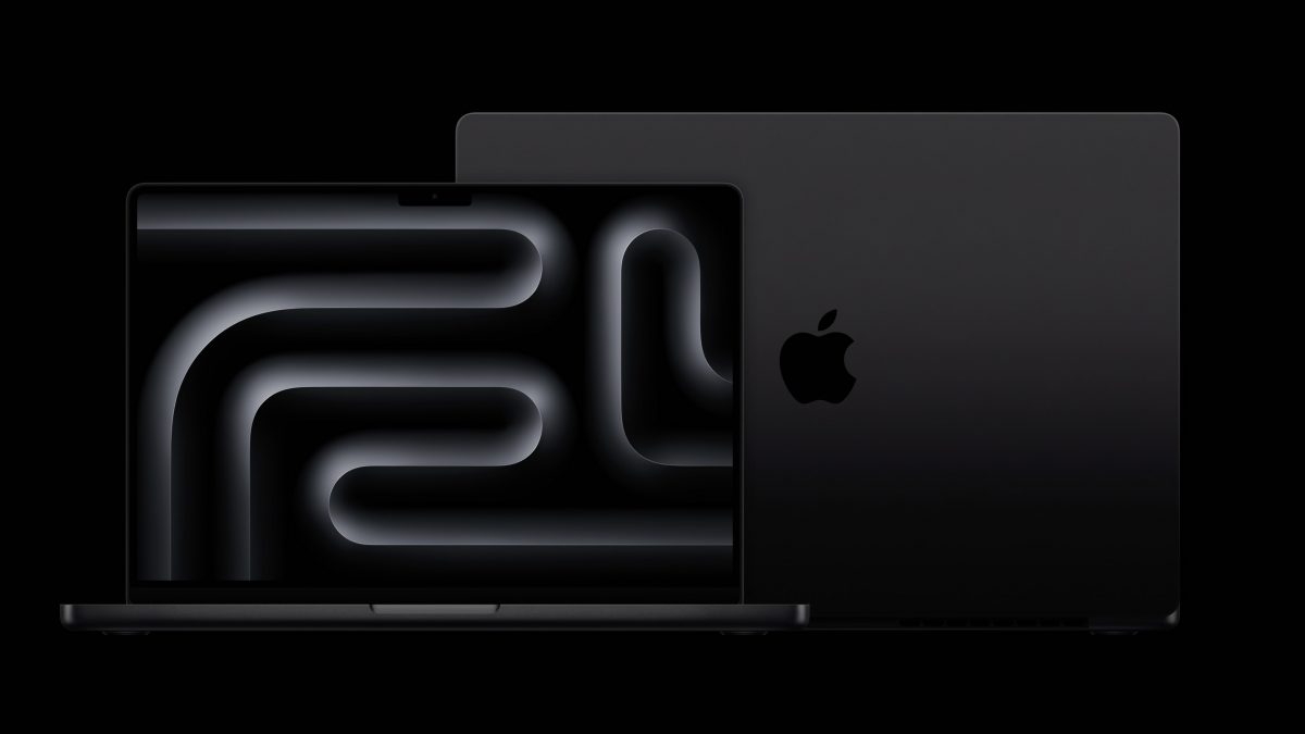 Tähtimusta 14 ja 16 tuuman MacBook Pro.