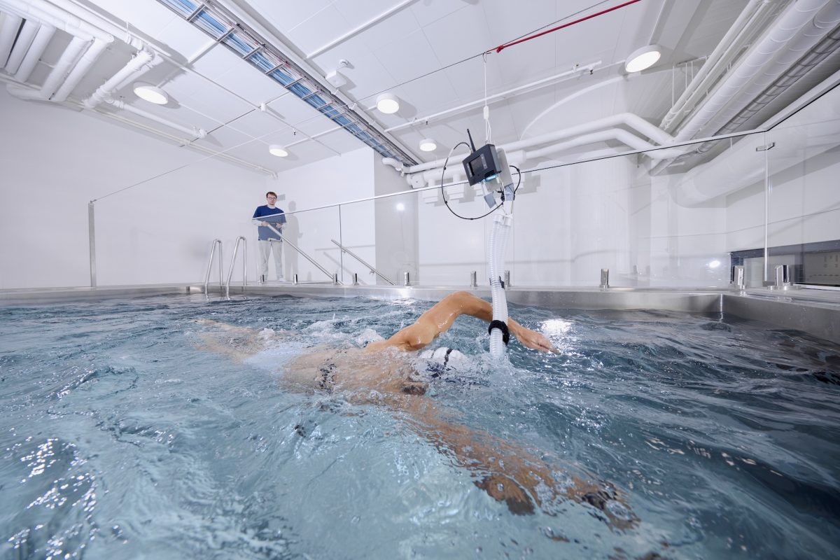 Vastavirta-altaassa voidaan suorittaa uintiin liittyvää tutkimusta ja kehitystä.