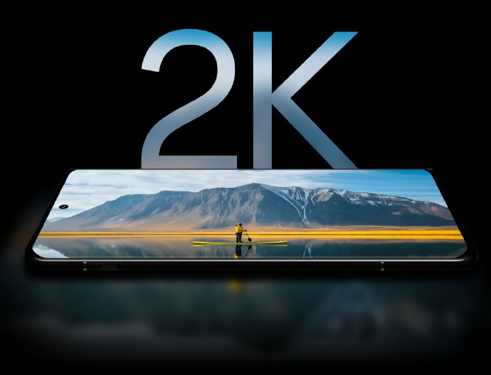 OnePlus 12 sisältää BOE:n valmistaman näytön, jossa on 3168x1440 pikselin 2K-tarkkuus, 120 hertsin virkistystaajuus ja jopa 4 500 nitin kirkkaus.