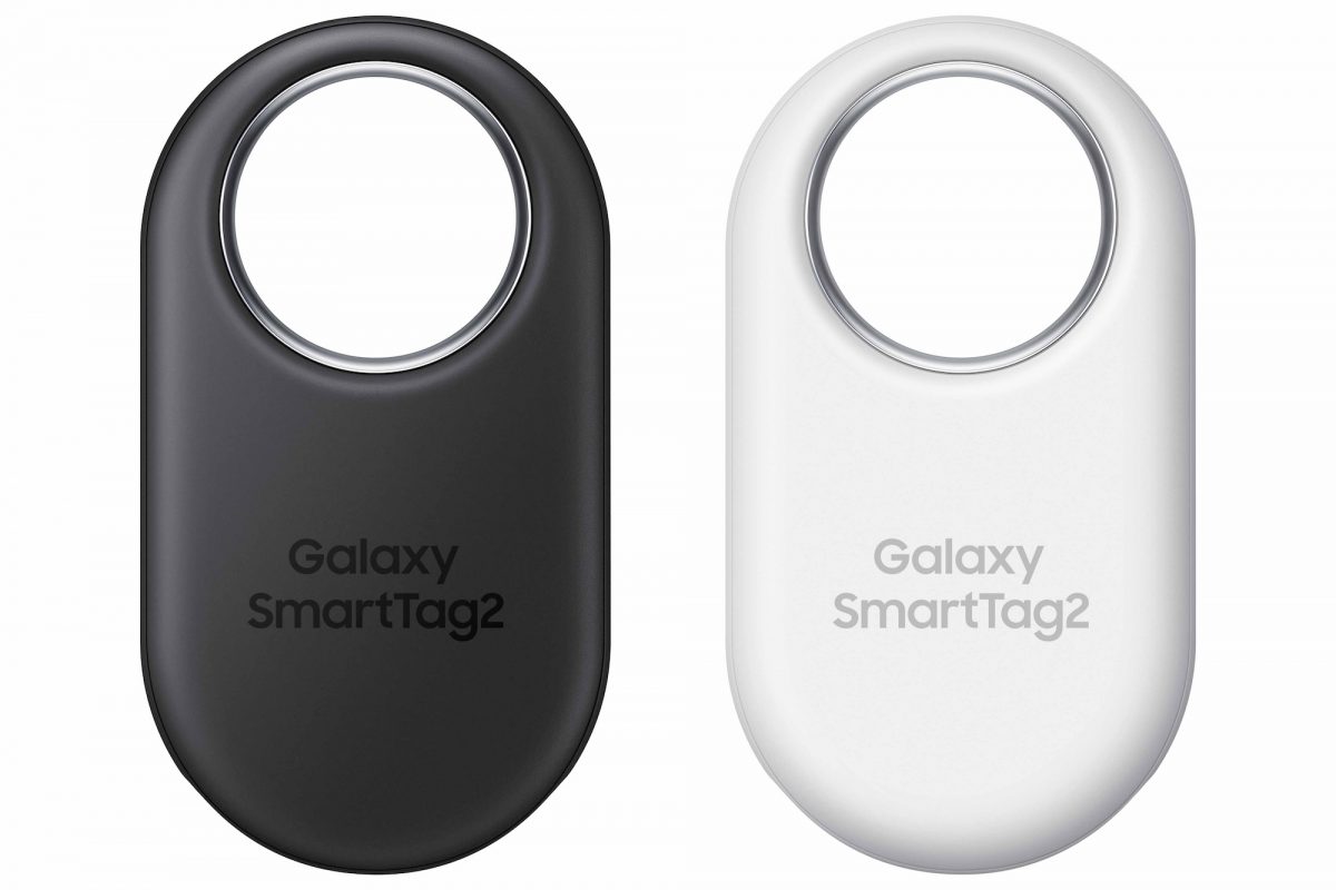 Galaxy SmartTag2:n kaksi värivaihtoehtoa, musta ja valkoinen.