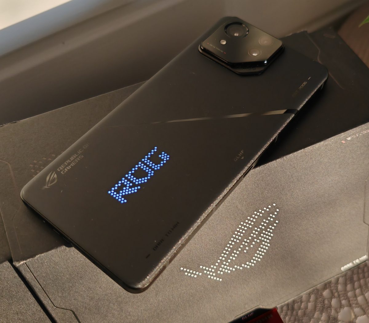 Asus ROG Phone 8 Pro.