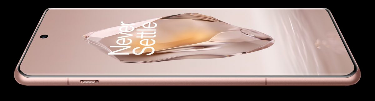 OnePlus Ace 3:n 6,78 tuuman näytön kirkkaus yltää huipussaan 4 500 nitiin OnePlus 12:n tavoin.