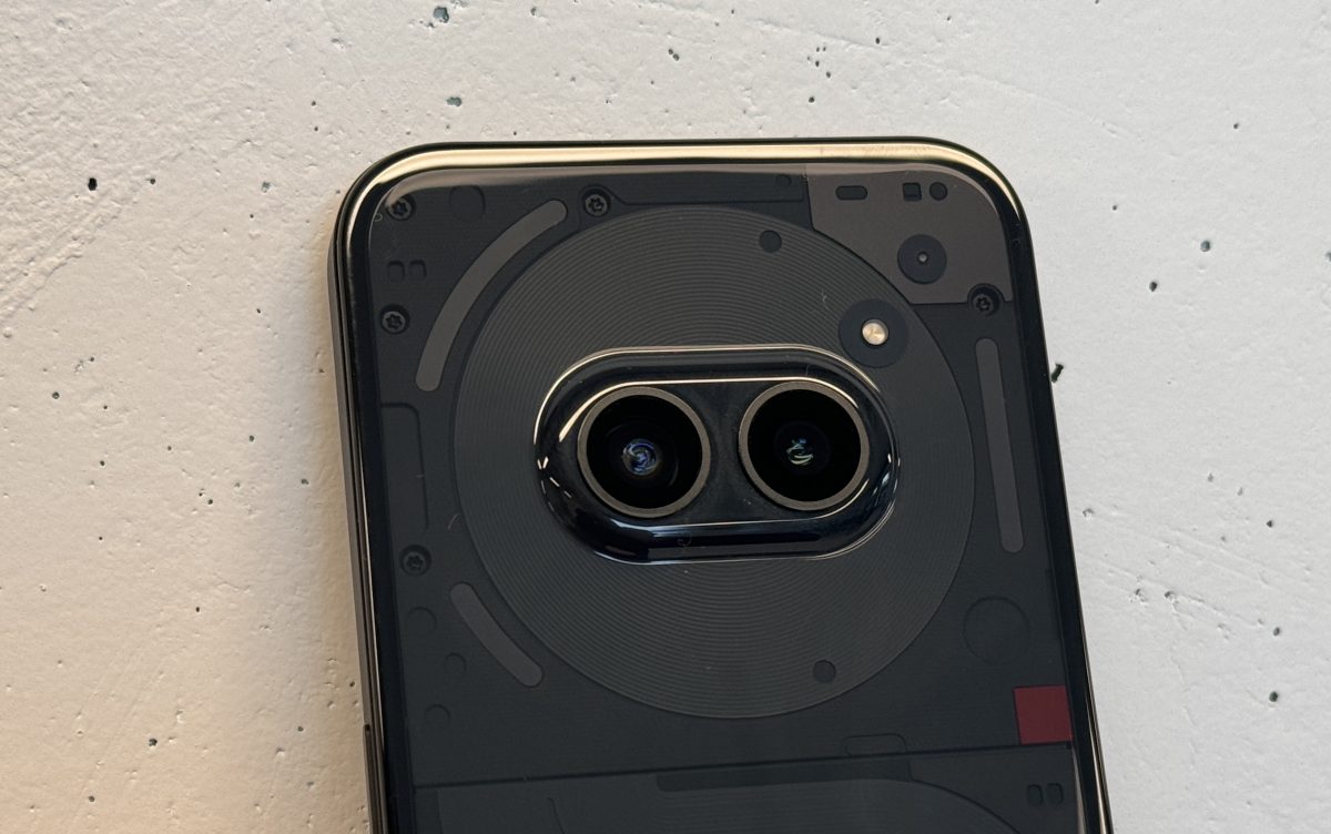 Nothing Phone (2a) sisältää kaksi 50 megapikselin takakameraa.